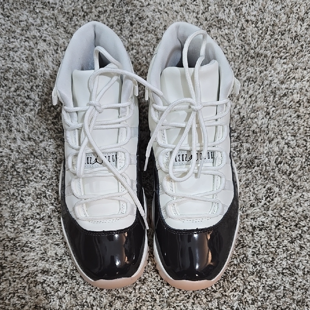 Womens Air Jordan Retro 11 Brown and Sail Sneakers/Womens Size 9/Mens Size 7.5